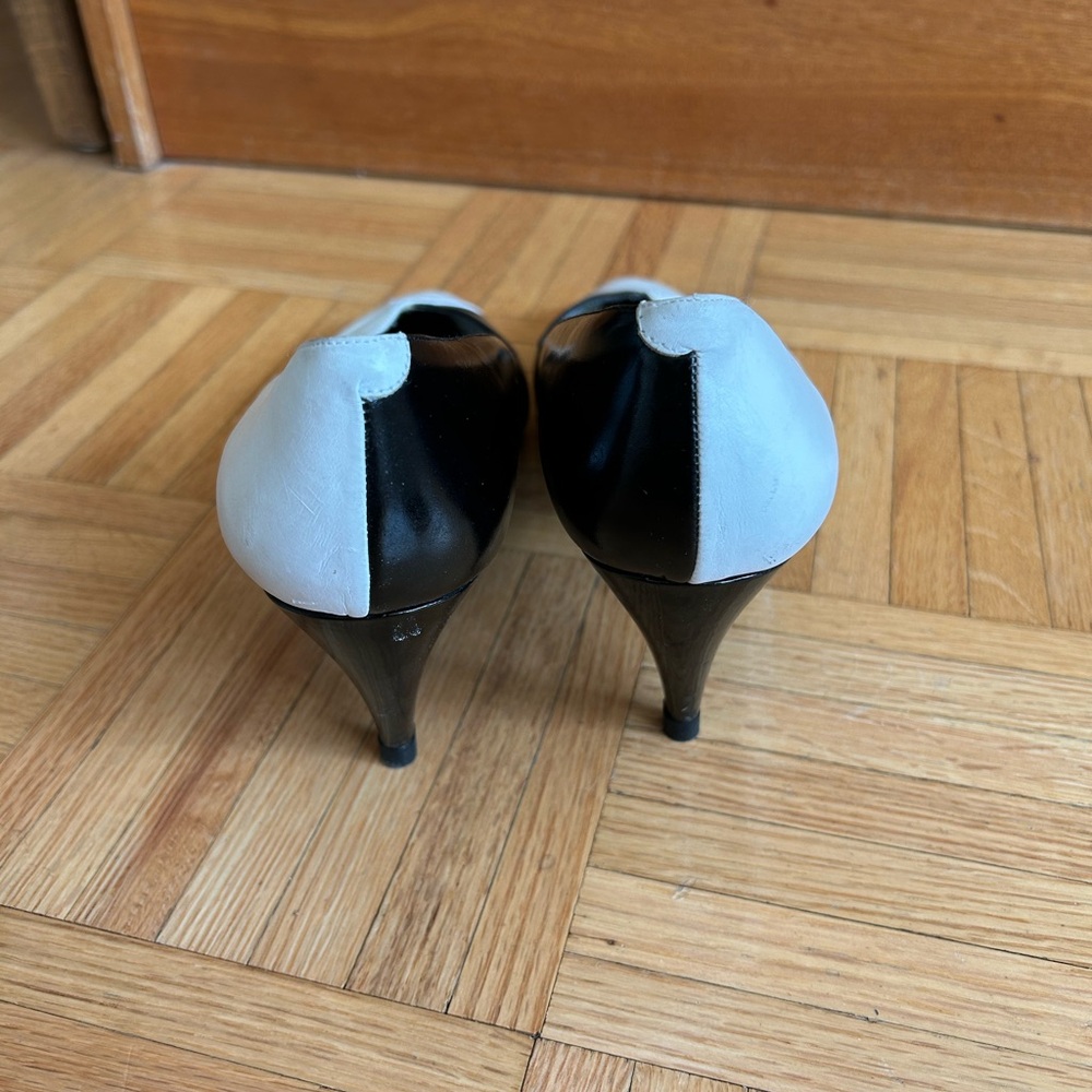 Calderone Heels - Picture 4 of 7